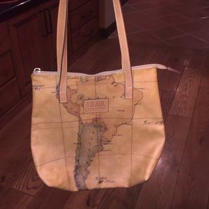 Alviero Martini shoulder purse